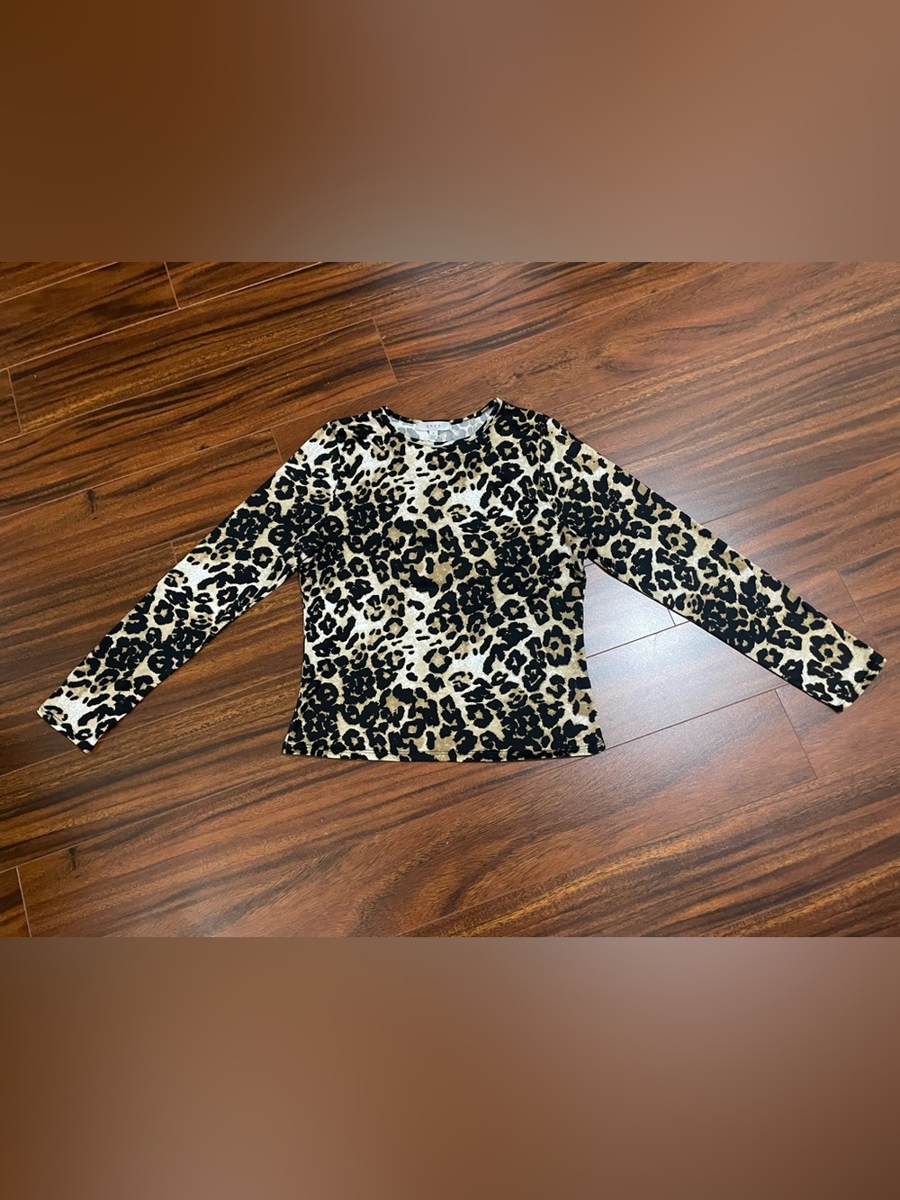 Gaze women’s medium long sleeve top, leopard print, black tan
